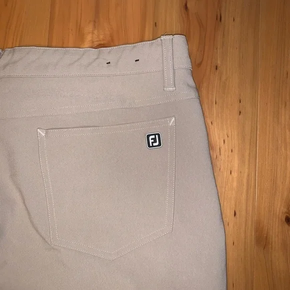 Men's Footjoy khaki Pants - Picture 5 of 5